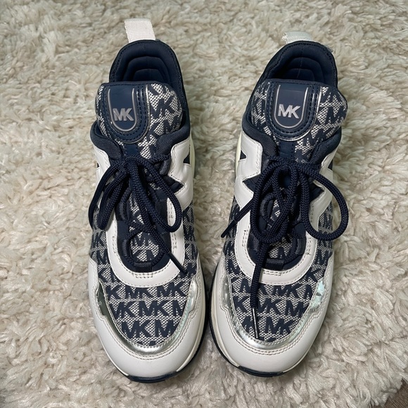 Michael Kors Olympia Monogram Sneakers. Women’s size 7 - Picture 7 of 7